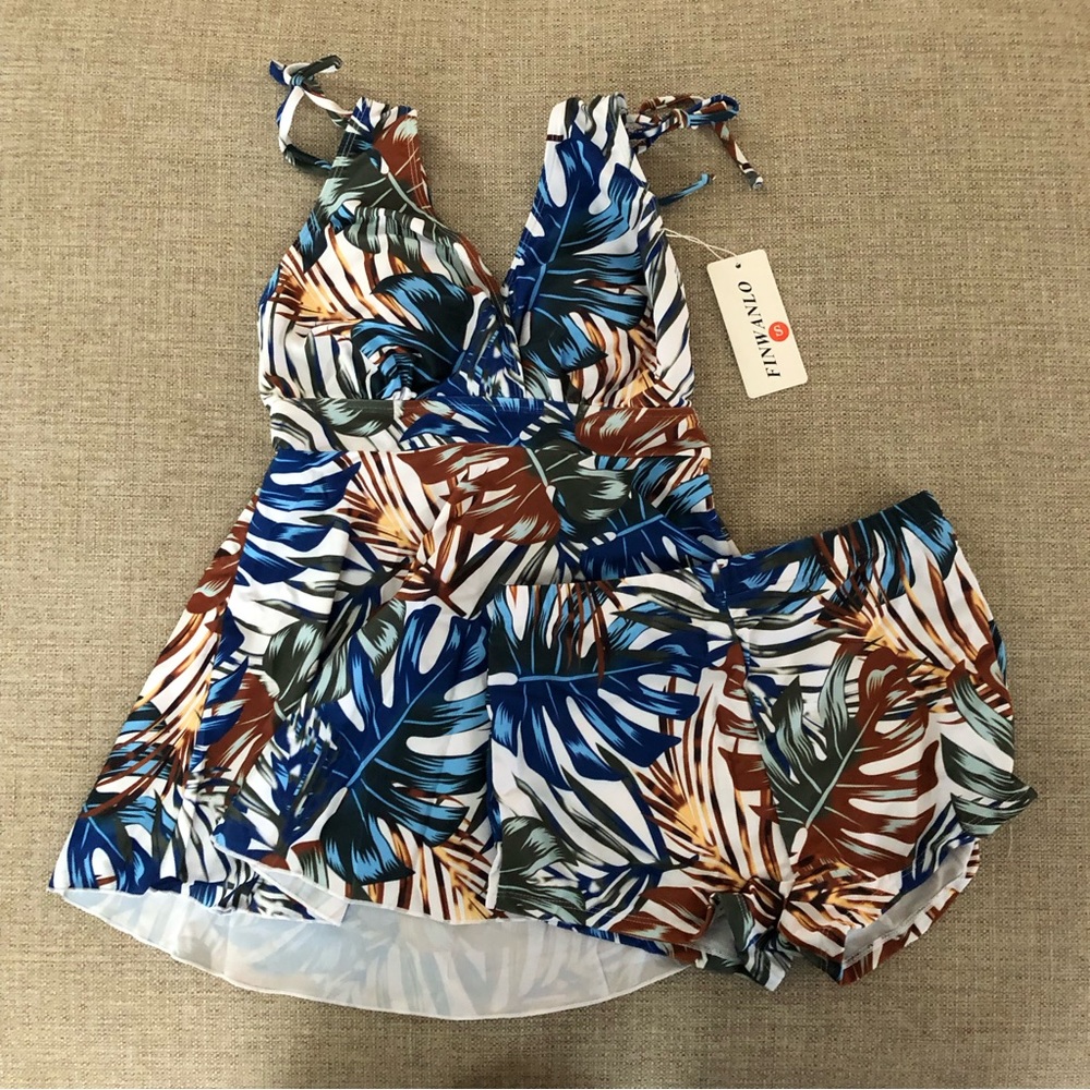 Finwanlo Two Piece Swimsuit Tankini Top Boy Shorts Women’s Size S Floral Padded